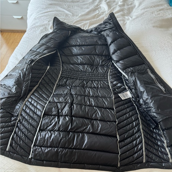 Calvin Klein puffer jacket - Picture 4 of 6